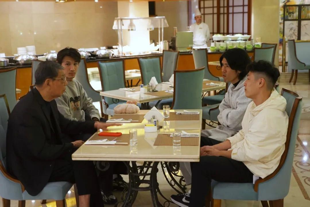 吕文君回归根宝基地幕后:曾多次与恩师徐根宝进行长时间单独交流