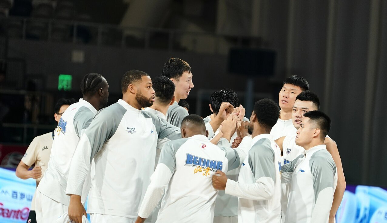 下载开云-许利民怒批球员摆大牌！赛后整顿更衣室，怒批一人不是周琦而是他