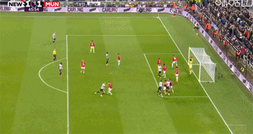 开云官方-曼联1-2被十人纽卡绝杀！卡里克遭首败，终极考验将定其能否转正