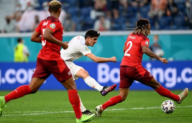 下载开云-惨胜后暴露一堆问题 西班牙虽进四强却已是哀兵？